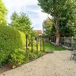 Sapphire Suite Moseley Mews, Birmingham By Staystaycations